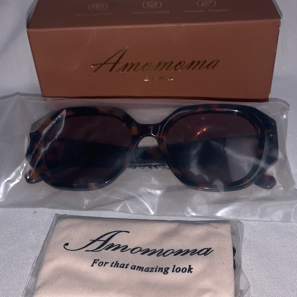 Tortoise Shell Sunglasses NWT - image 1